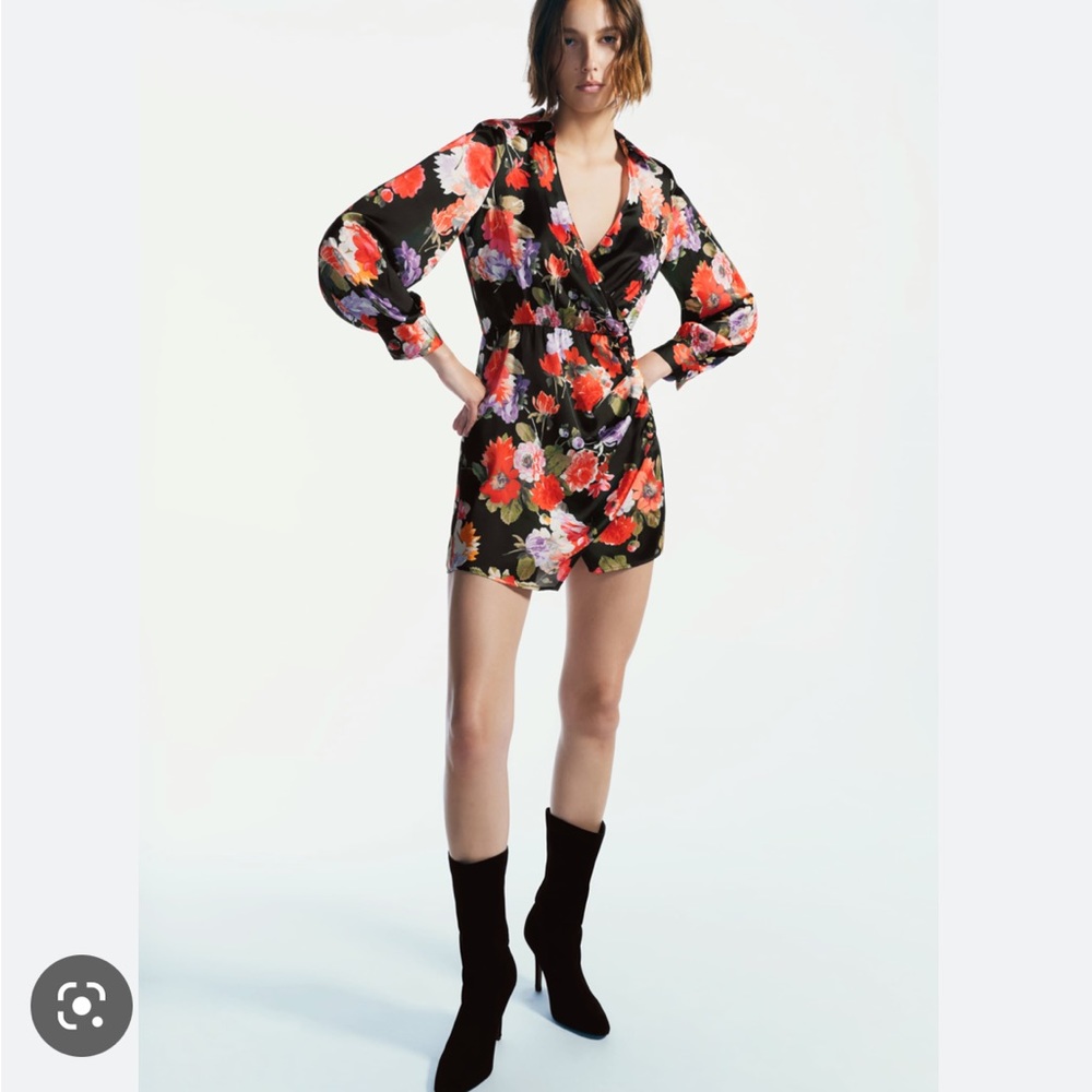 NWT Zara printed shoulder pad dress